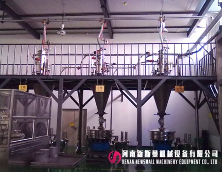 真空上料機(jī)配套旋振篩使用設(shè)備現(xiàn)場
