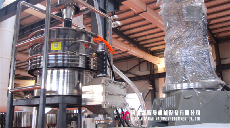 真空上料配不銹鋼旋振篩客戶(hù)使用設(shè)備現(xiàn)場(chǎng)