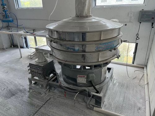 山東客戶全不銹鋼超聲波振動(dòng)篩、除鐵器使用現(xiàn)場(chǎng)