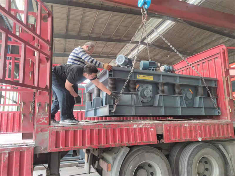 三臺(tái)3*3米超高頻振動(dòng)平臺(tái)，專車發(fā)貨