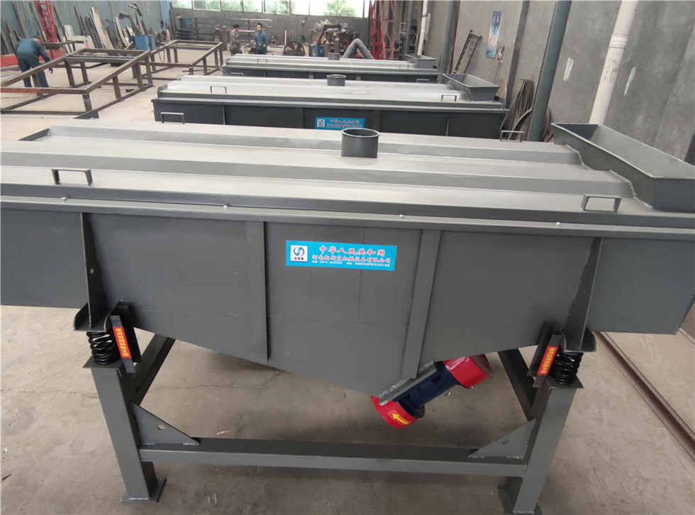 七臺1030兩層直線篩已經(jīng)做好，準備發(fā)貨