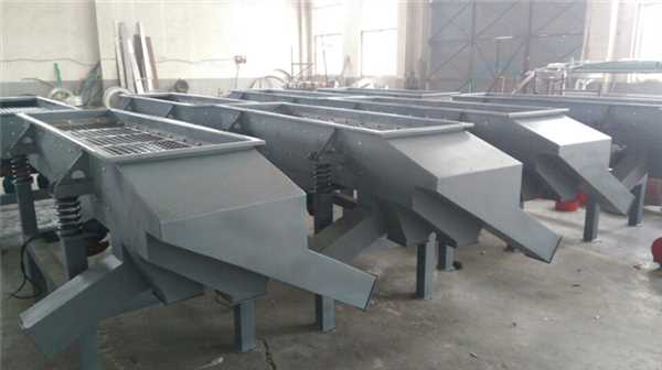 山東某淀粉廠家定制的配套振動篩篩分輸送系統(tǒng)，使用效果良好！