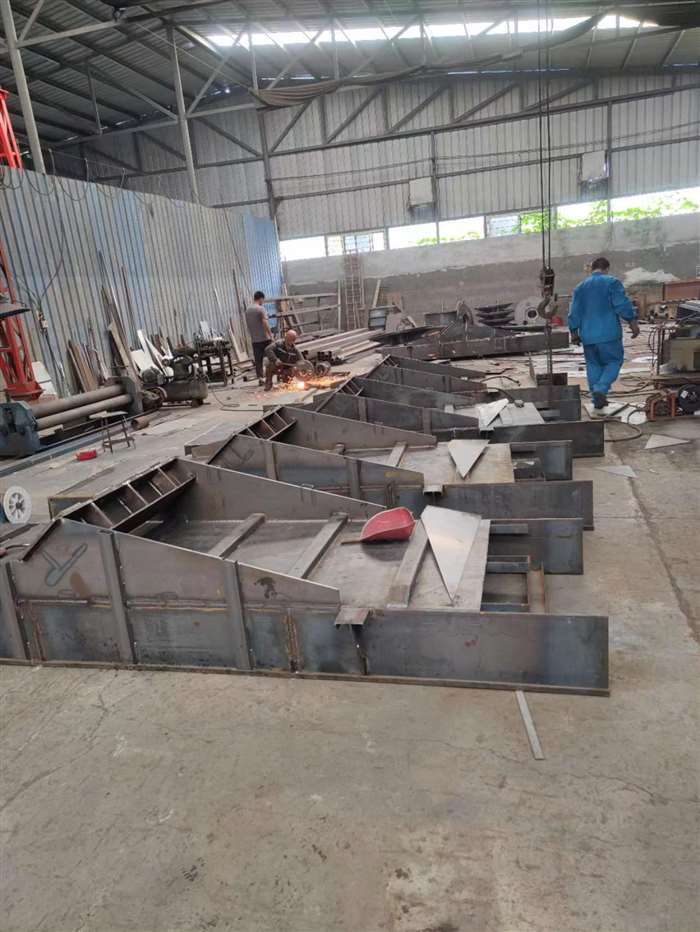 生產(chǎn)車間一直在加班加點生產(chǎn)制作各種設(shè)備，歡迎咨詢下單！