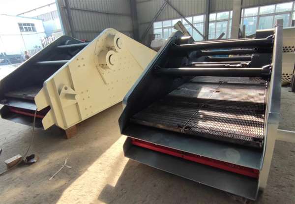 YA圓振篩和聚氨酯脫水篩 篦條脫水篩，緊張有序 加工生產(chǎn)中