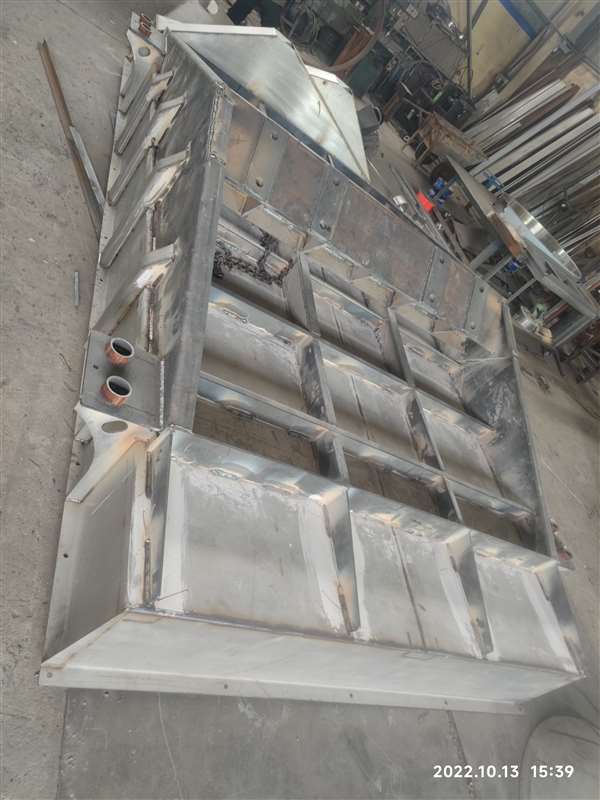 直線振動篩、除塵器、皮帶輸送機、旋振篩、振動平臺加班加點制作中