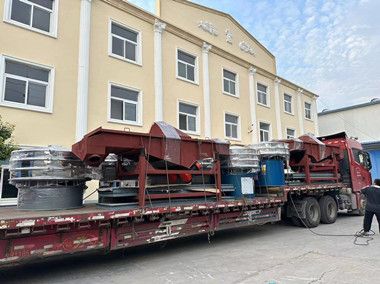 直線篩、旋振篩系列發(fā)貨