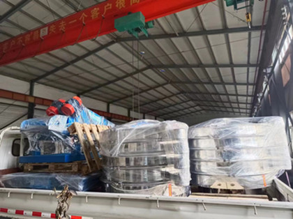 平臺(tái)、振動(dòng)篩系列發(fā)貨