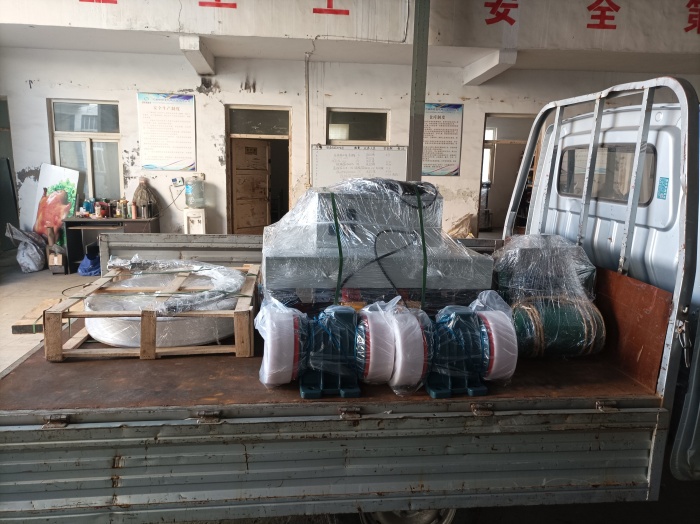 振動(dòng)平臺(tái)、電機(jī)發(fā)貨