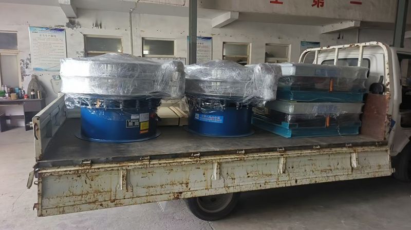 兩臺振動篩，兩臺振動平臺發(fā)貨