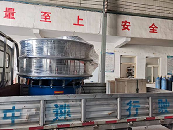 1200型旋振篩、200型檢驗篩發(fā)貨