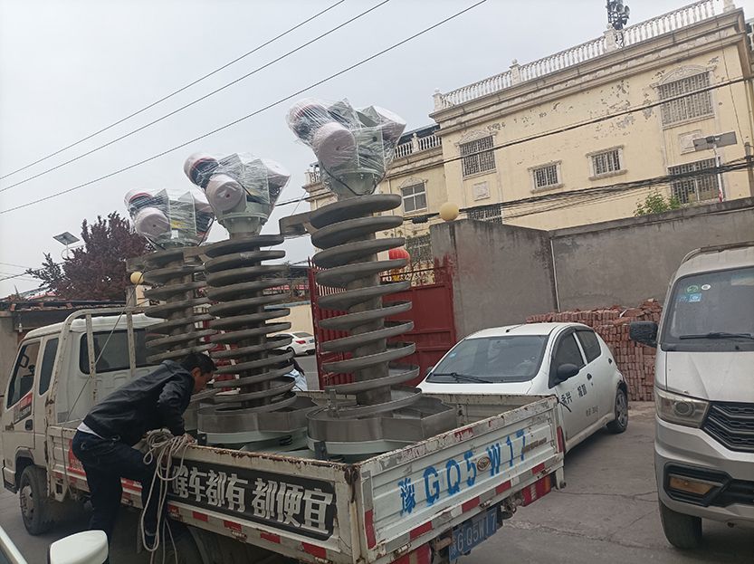 垂直提升機發(fā)貨