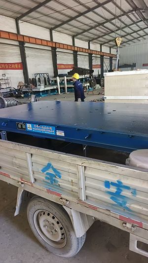 振動(dòng)平臺(tái)發(fā)貨