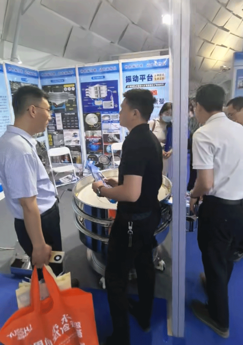 淄博化工裝備展16-18號  C館-C68號新斯曼機(jī)械展位歡迎您的光臨！