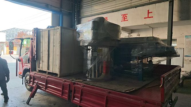 旋振篩、直線篩、除鐵器發(fā)貨