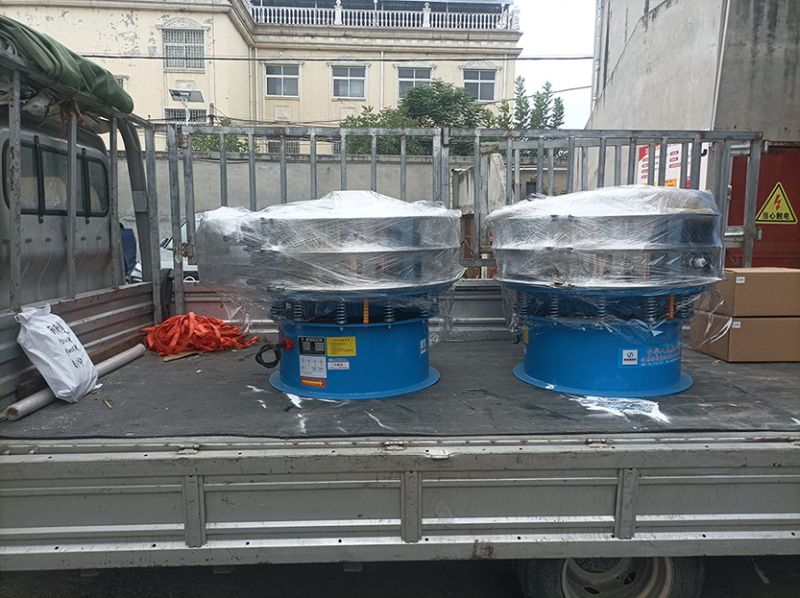 兩臺(tái)旋振篩發(fā)貨