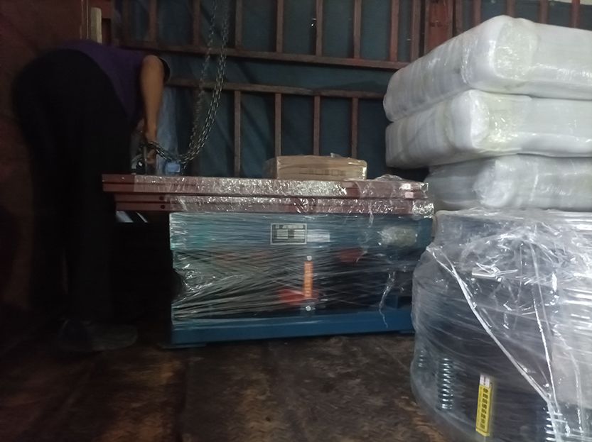 振動平臺、振動篩等發(fā)貨