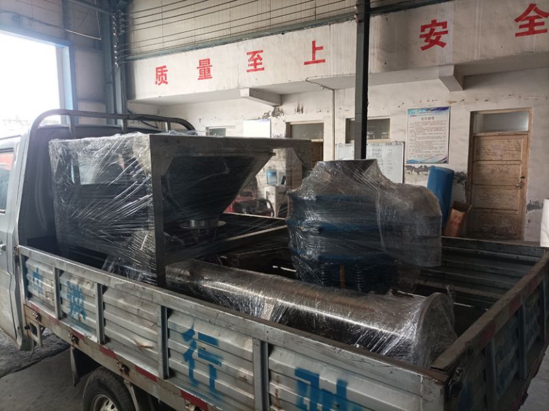 螺旋料倉(cāng)、旋振篩發(fā)貨