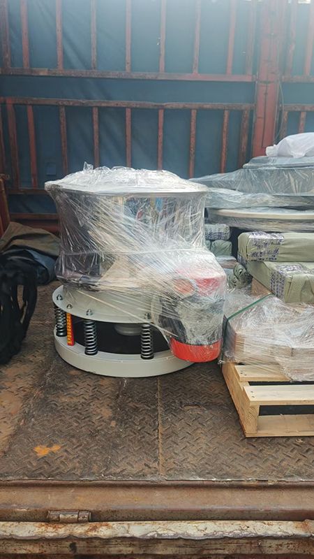 600型直排篩、篩框、網(wǎng)架、膠條等全部發(fā)貨