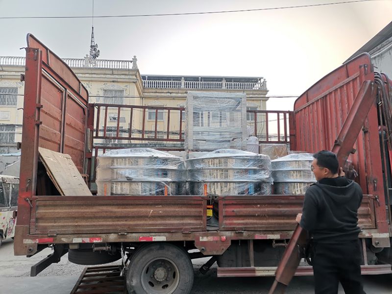 客戶定制三臺(tái)旋振篩加架子發(fā)貨
