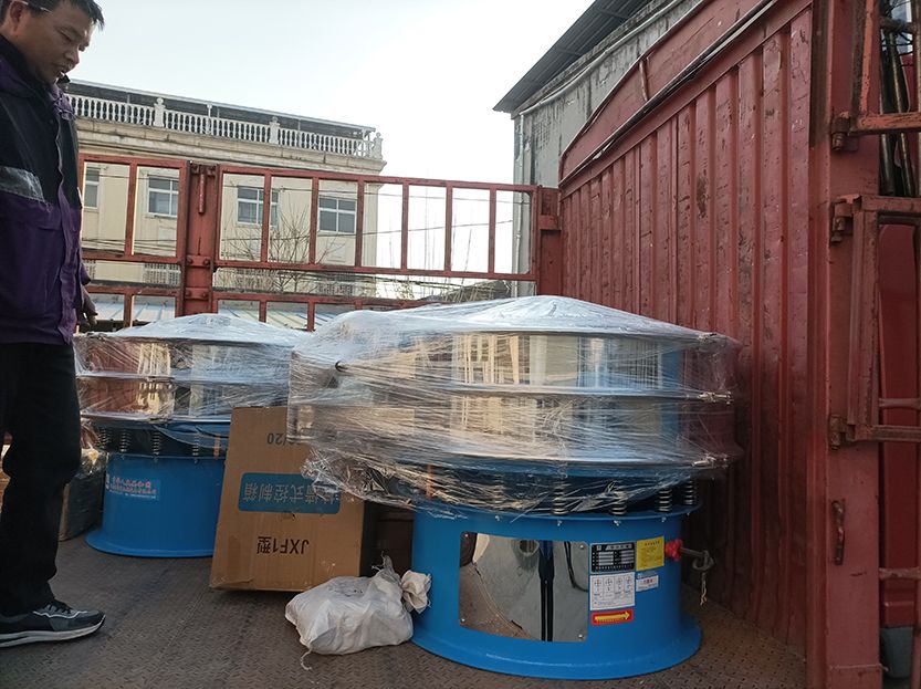 客戶非標(biāo)定制三臺旋振篩發(fā)貨