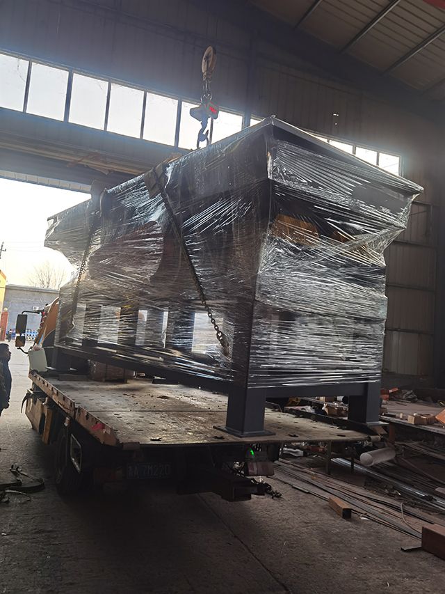 出口巴西重型往復(fù)篩發(fā)貨