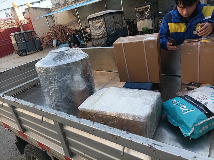 控制柜、料筒等發(fā)貨