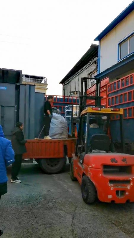 NE15斗式提升機(jī)和1500超聲波振動(dòng)篩專(zhuān)車(chē)發(fā)貨