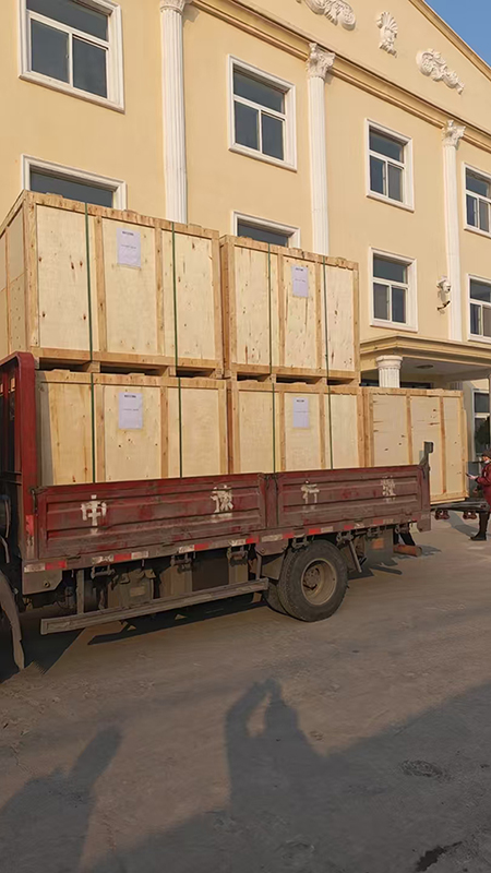 出口5臺(tái)1500型旋振篩發(fā)貨