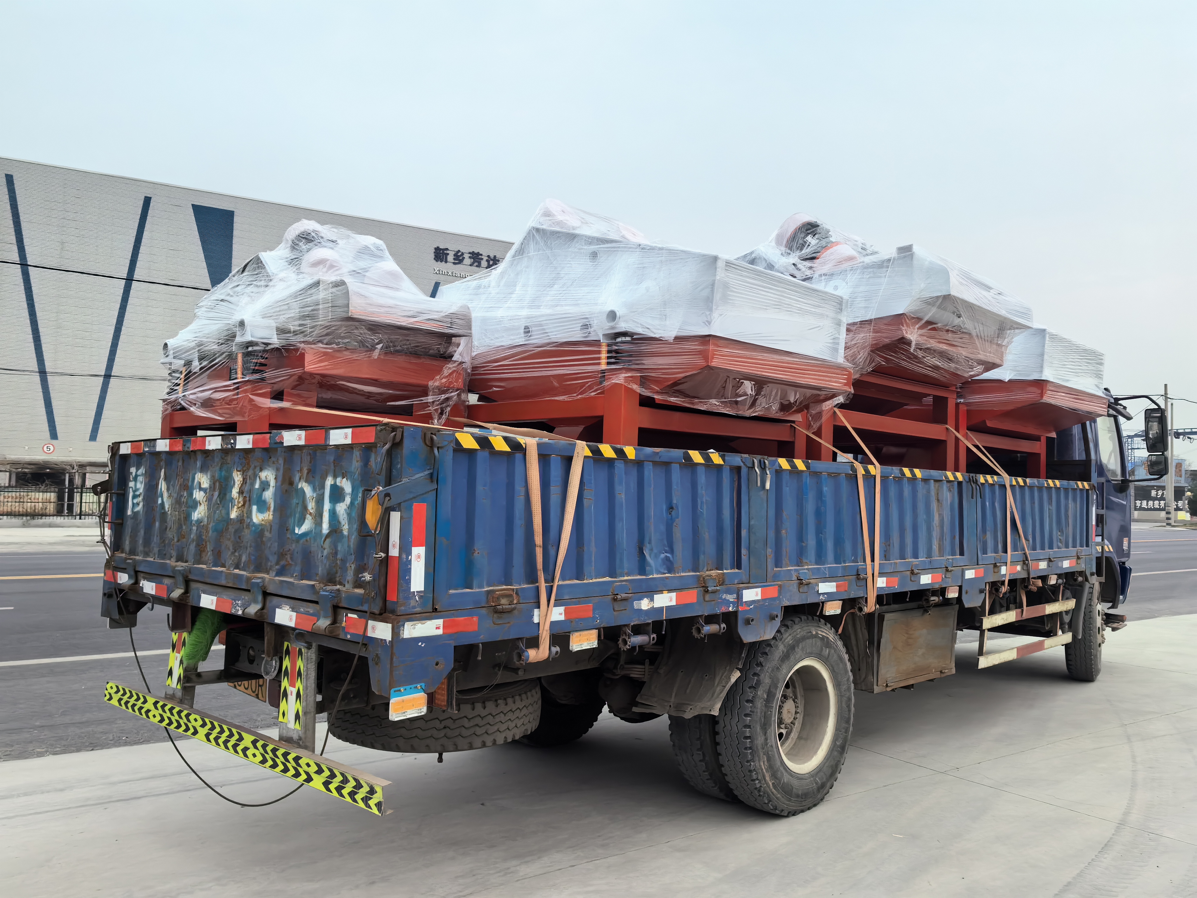 四臺(tái)高顏值脫水篩發(fā)貨